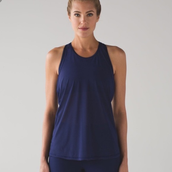 Mesh top w built in bra - Picture 1 of 4